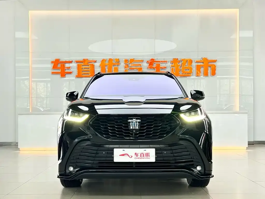 Toyota Crown Kluger 2021 из CN, фото 4