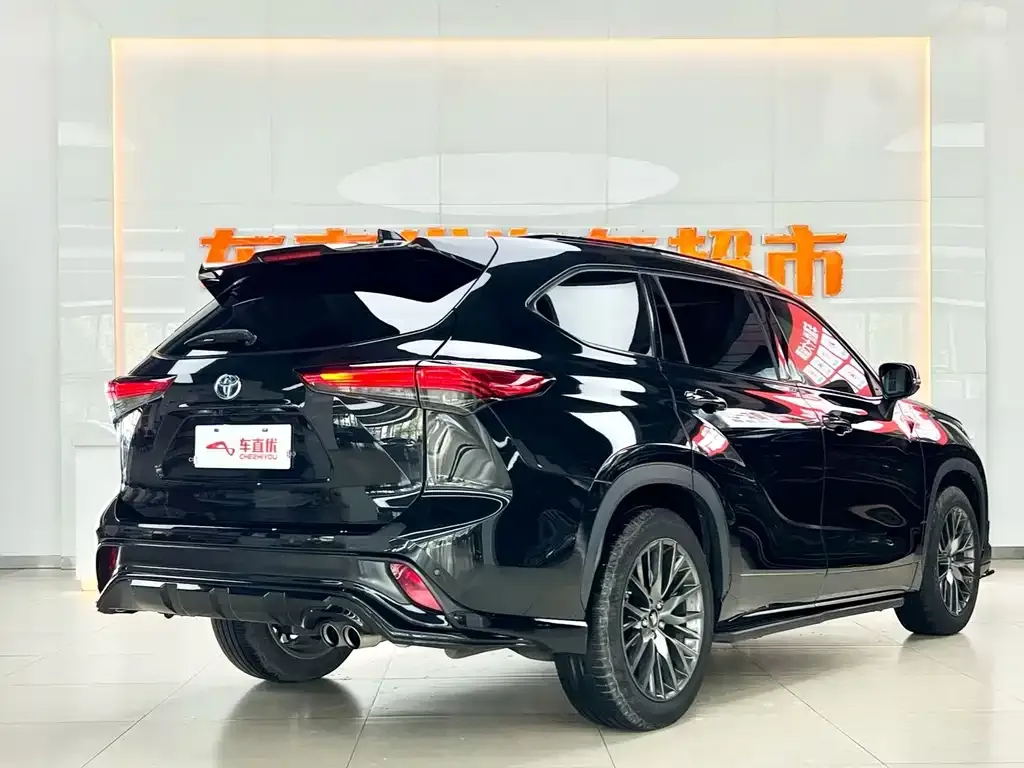 Toyota Crown Kluger 2021 из CN, фото 8
