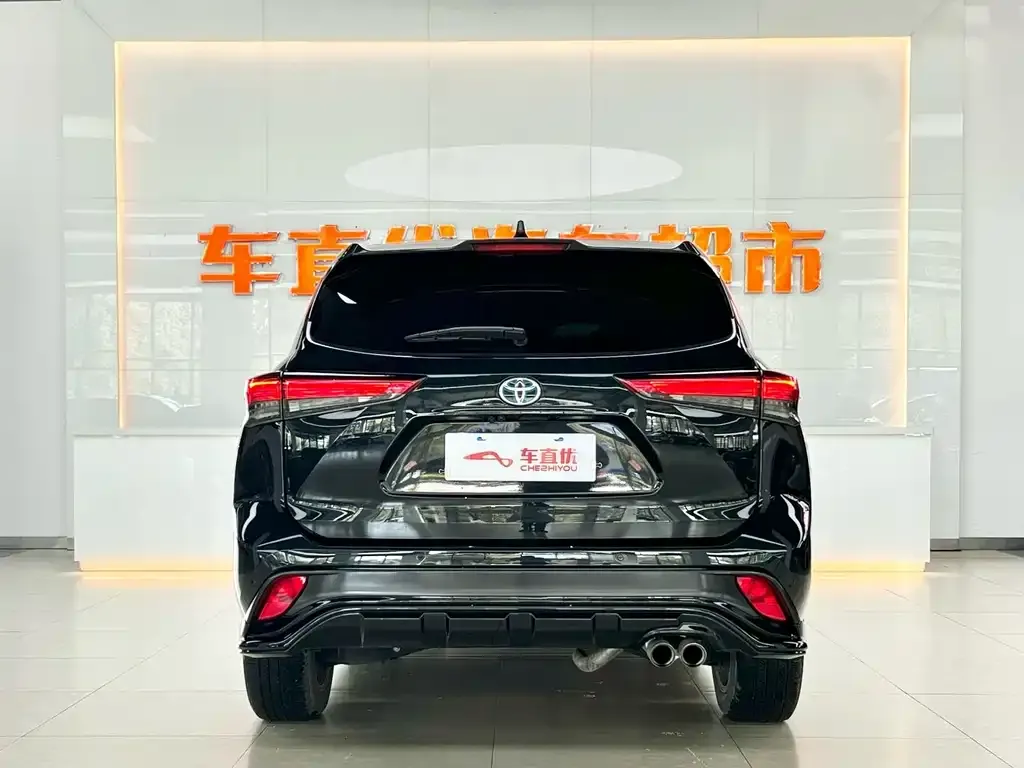 Toyota Crown Kluger 2021 из CN, фото 10
