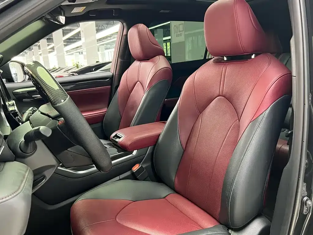 Toyota Crown Kluger 2021 из CN, фото 5