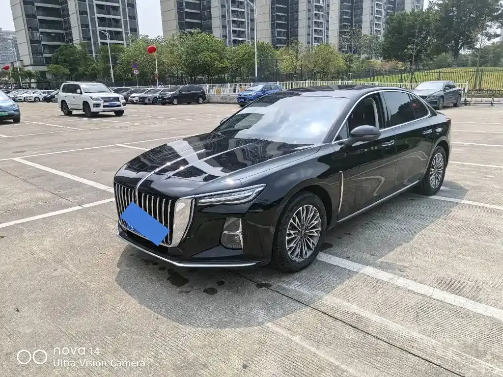 Hongqi H5 — фото 1