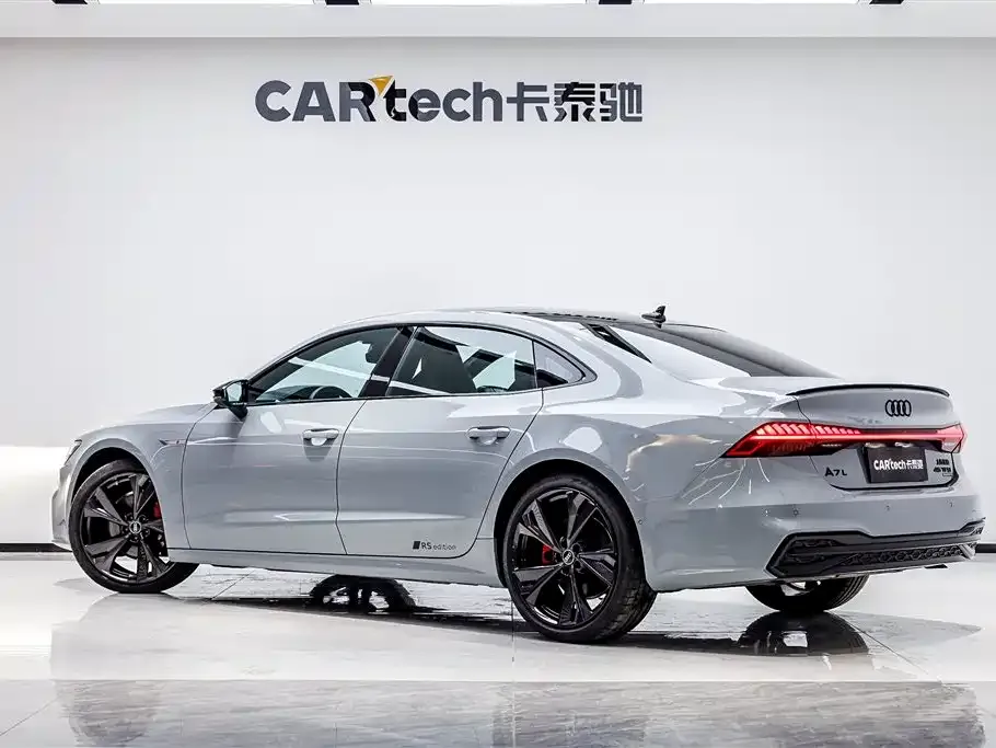 Audi A7L — фото 6