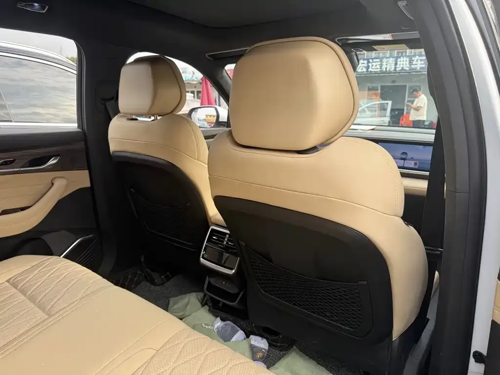 Geely Xingyue L — фото 10