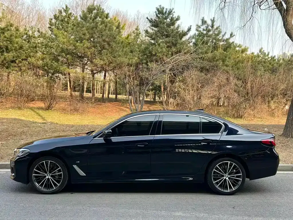 BMW 5 Series — фото 10