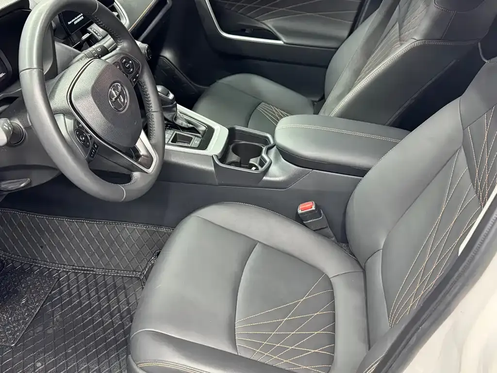Toyota RAV4 2025 из CN, фото 8