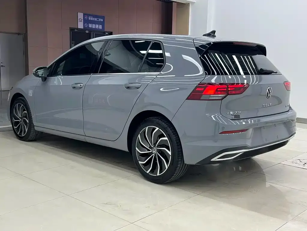 Volkswagen Golf 2023 из CN, фото 3
