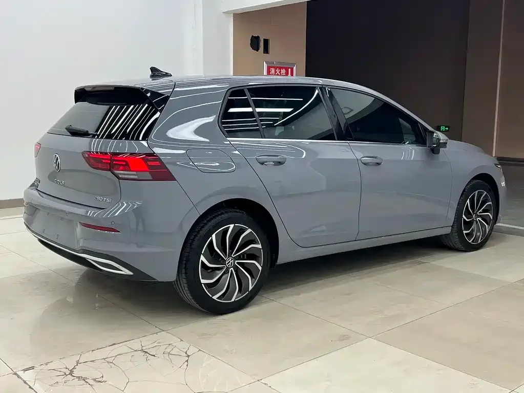 Volkswagen Golf 2023 из CN, фото 8
