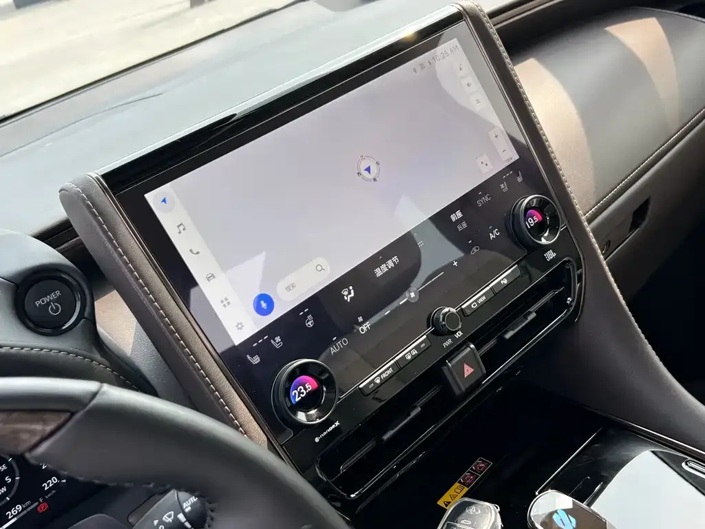 Toyota Alphard — фото 3
