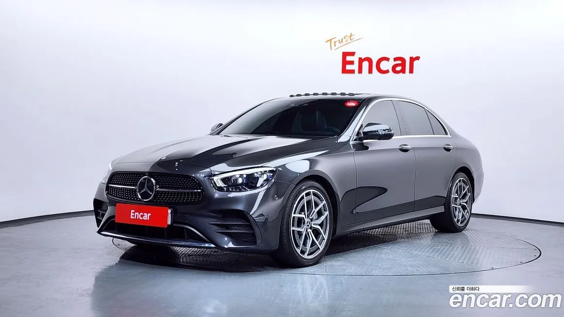 Mercedes-Benz E-Class — фото 1