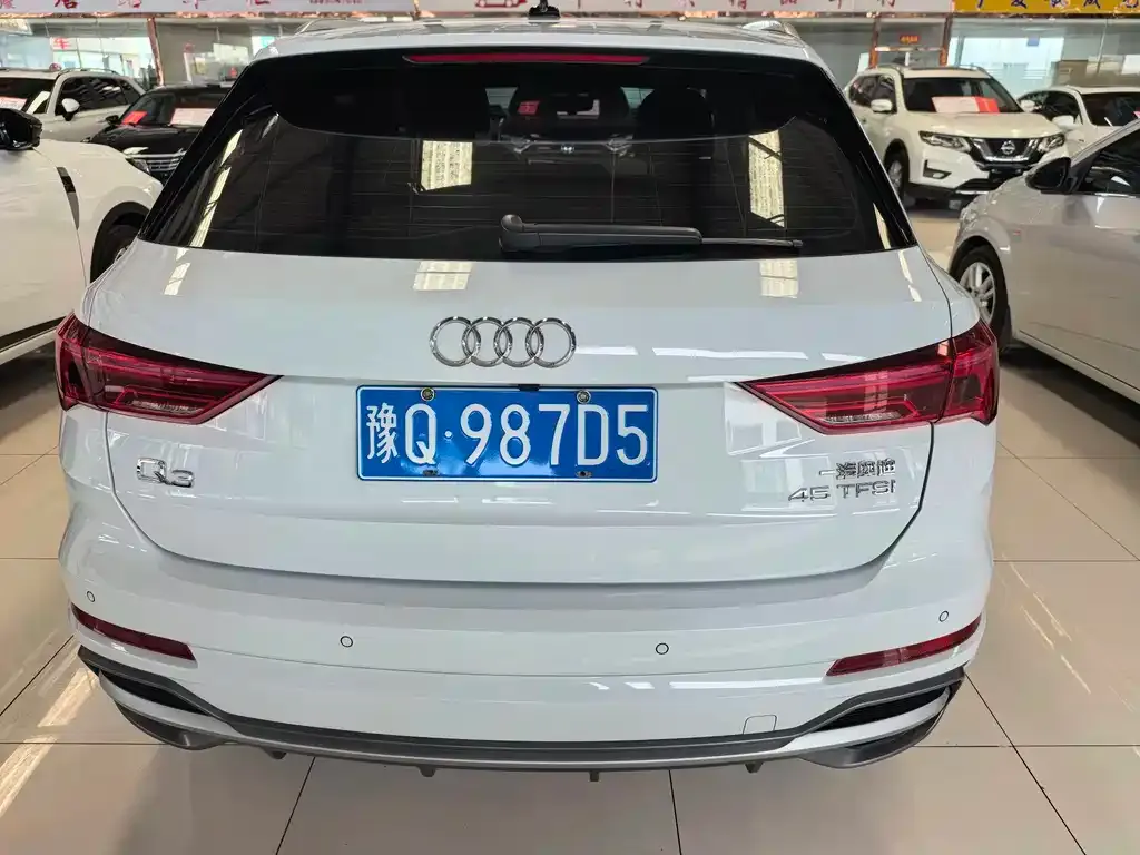 Audi Q3 — фото 10