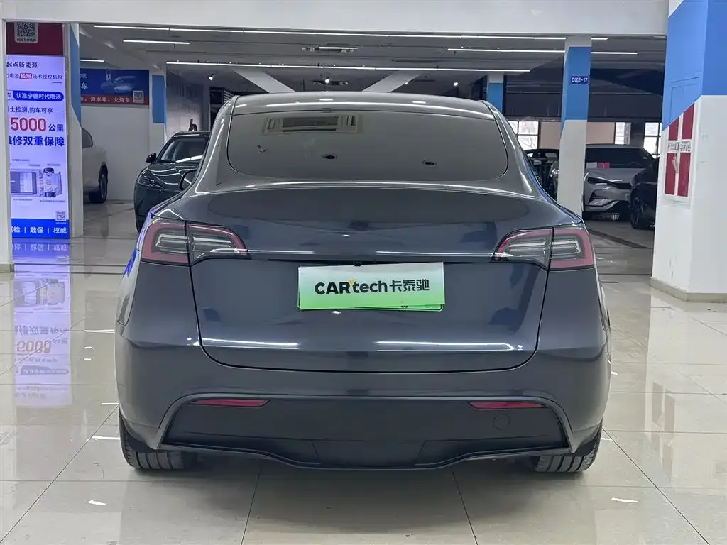 Tesla Model Y — фото 10
