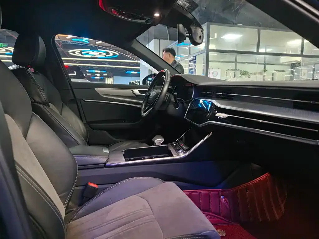 Audi A6L 2022 из CN, фото 6