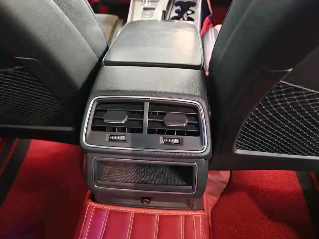 Audi A6L 2022 из CN, фото 3