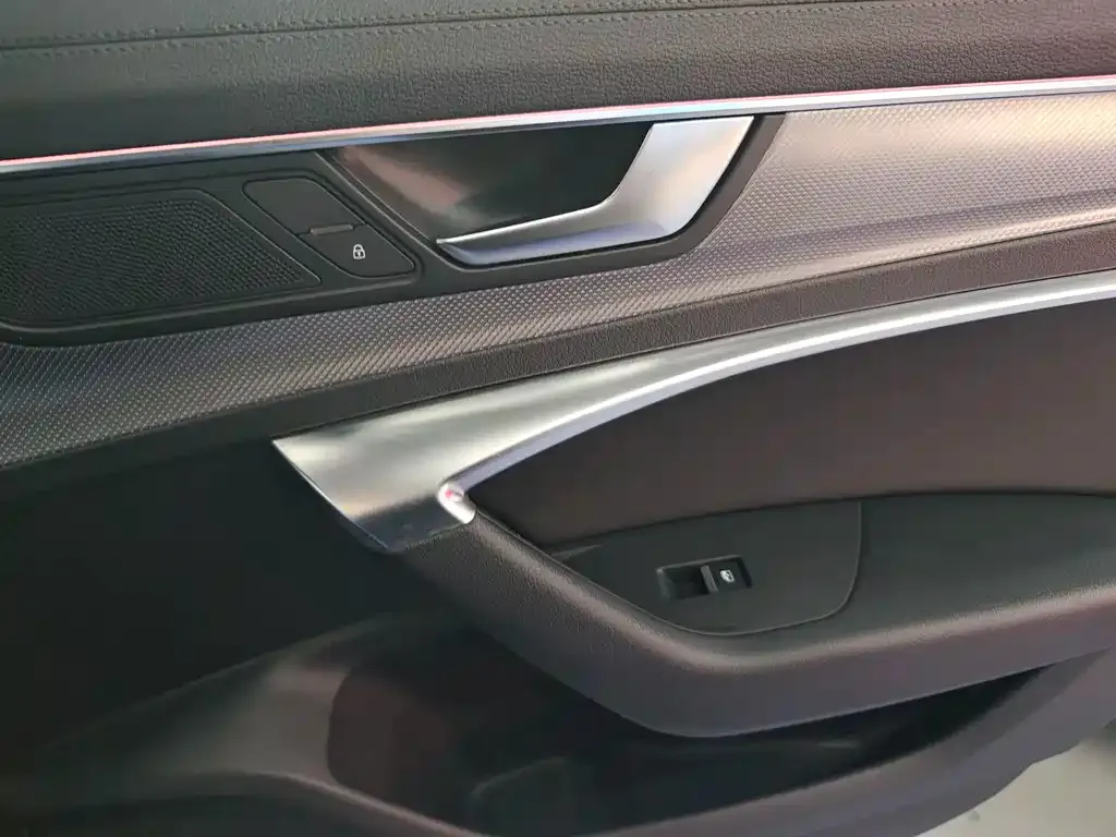 Audi A6L 2022 из CN, фото 5