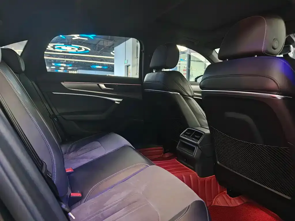 Audi A6L 2022 из CN, фото 4