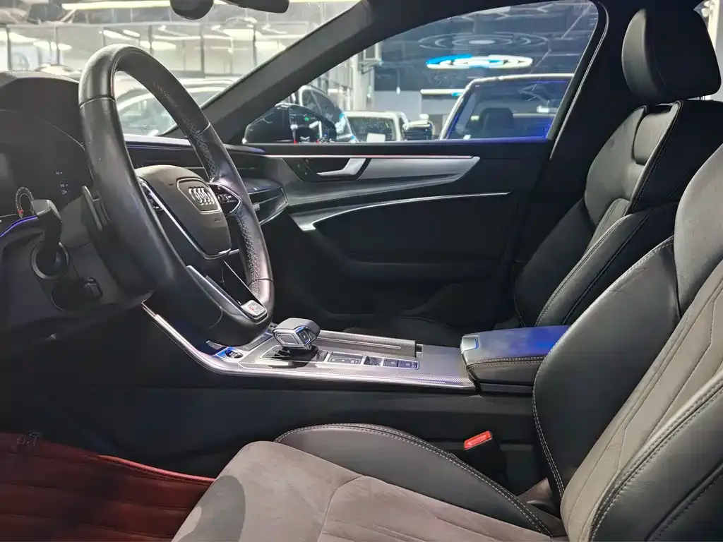 Audi A6L 2022 из CN, фото 10
