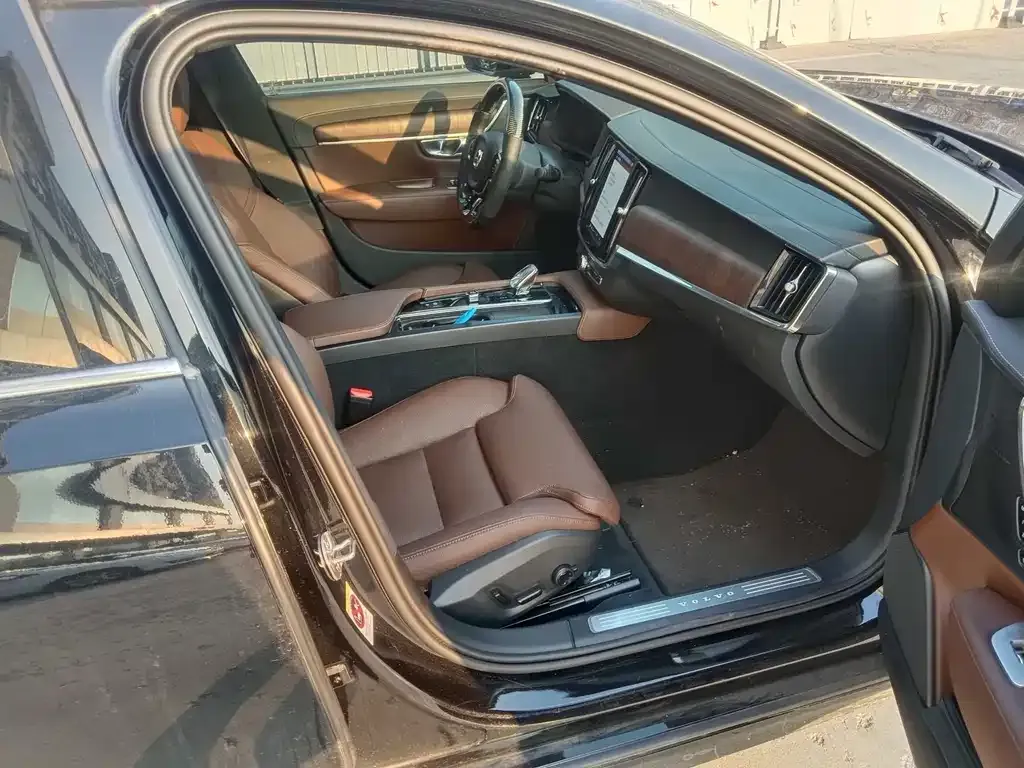 Volvo S90 — фото 10