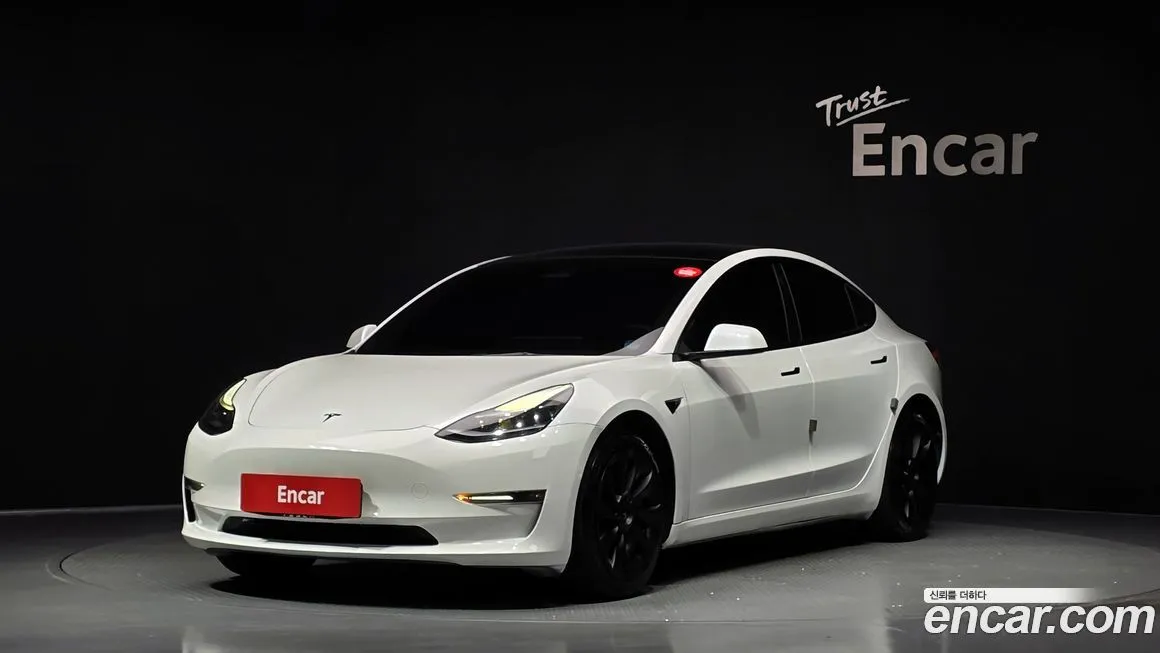 Tesla Model 3 Long Range AWD 1