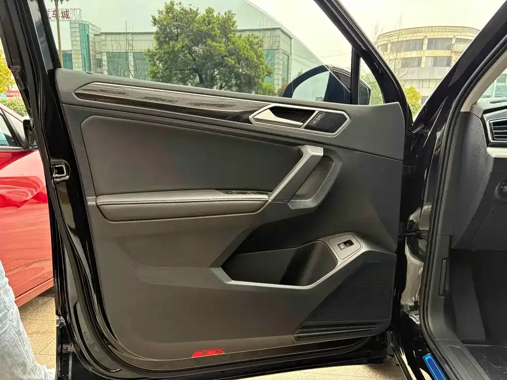 Volkswagen Tiguan L 2025 из CN, фото 9