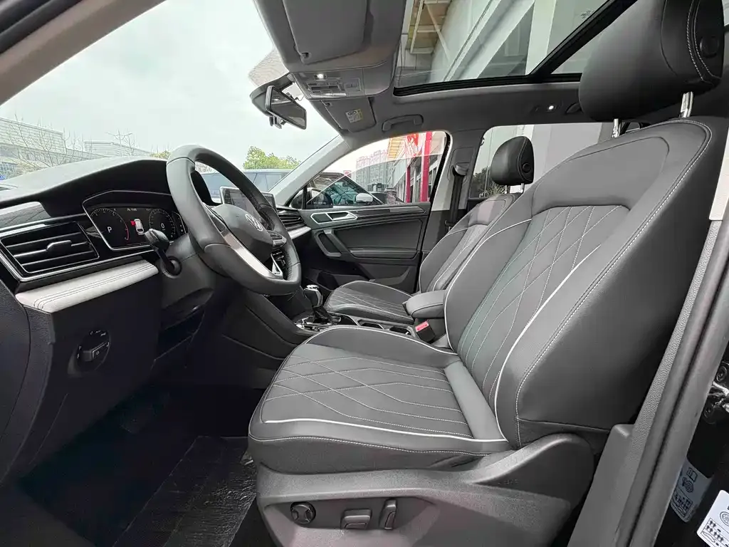 Volkswagen Tiguan L 2025 из CN, фото 2