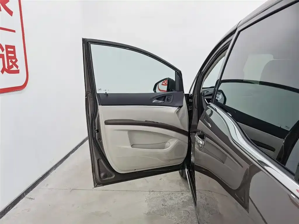 Buick GL8 2022 из CN, фото 6