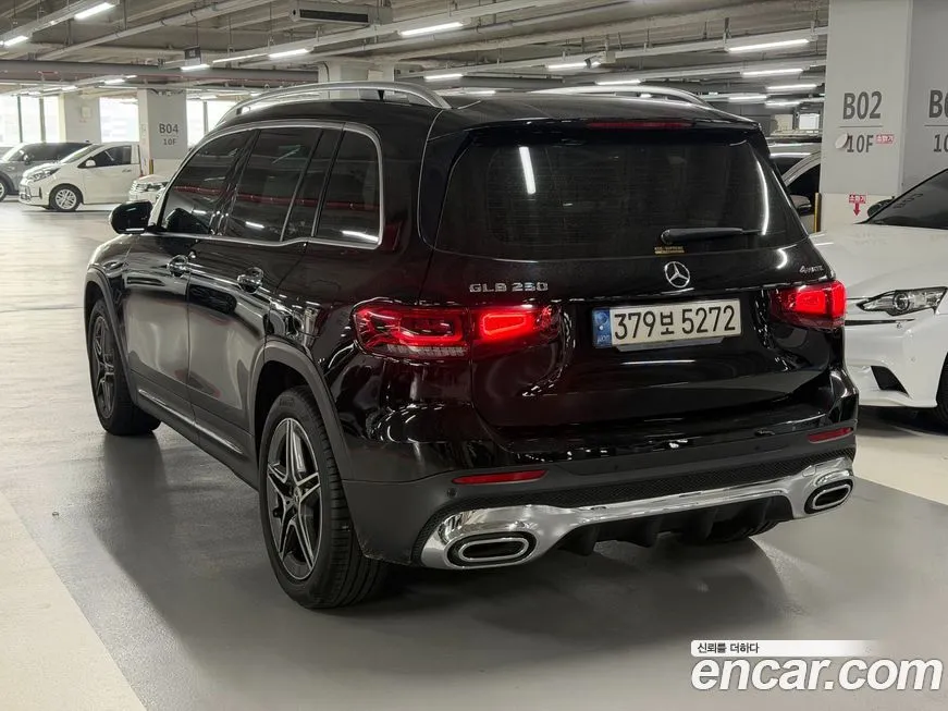 Mercedes-Benz GLB-Class — фото 7
