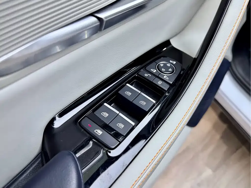BYD PLUS New Energy — фото 3