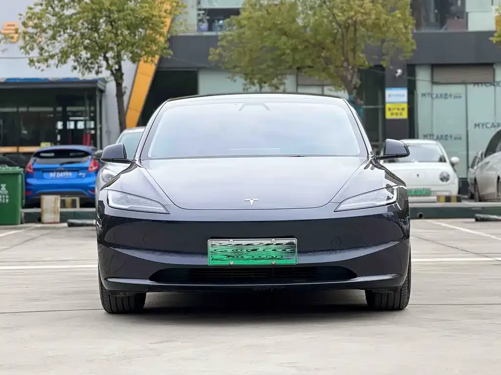 Tesla Model 3 — фото 2