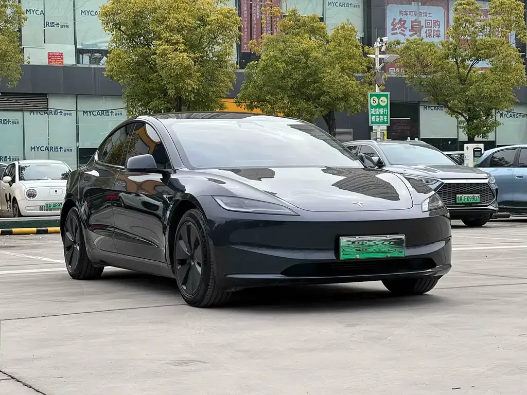 Tesla Model 3 — фото 10