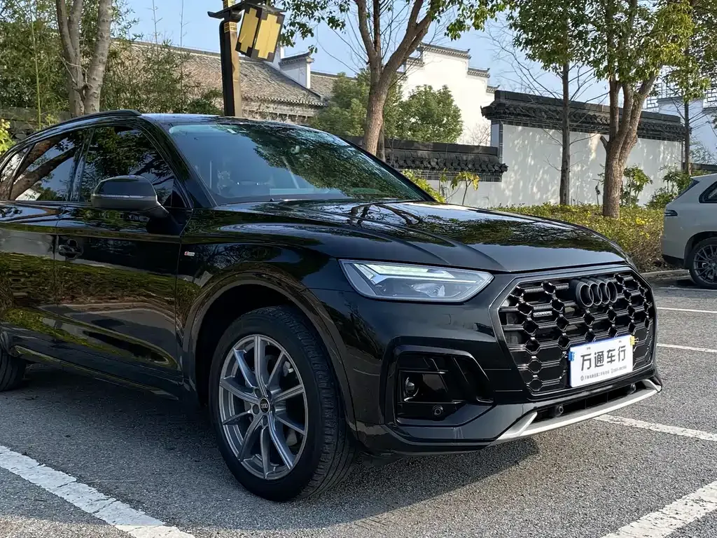 Audi Q5L — фото 3
