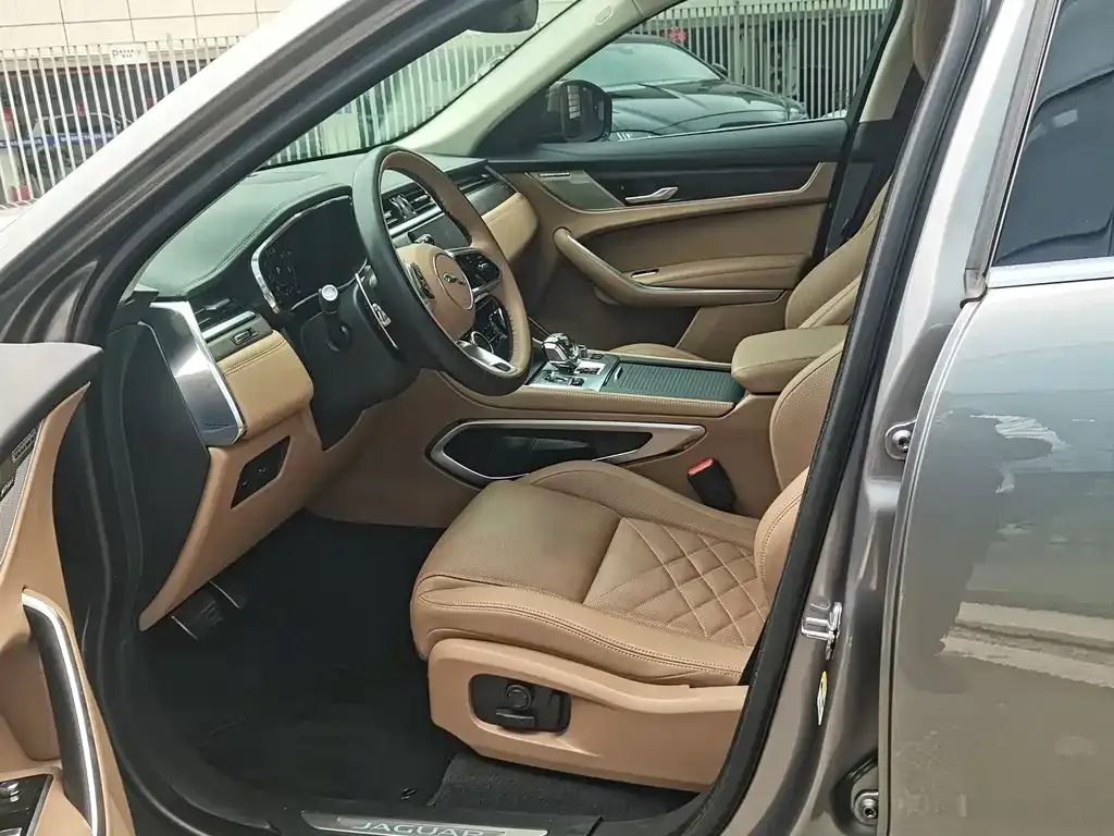 Jaguar F-PACE 2023 из CN, фото 4