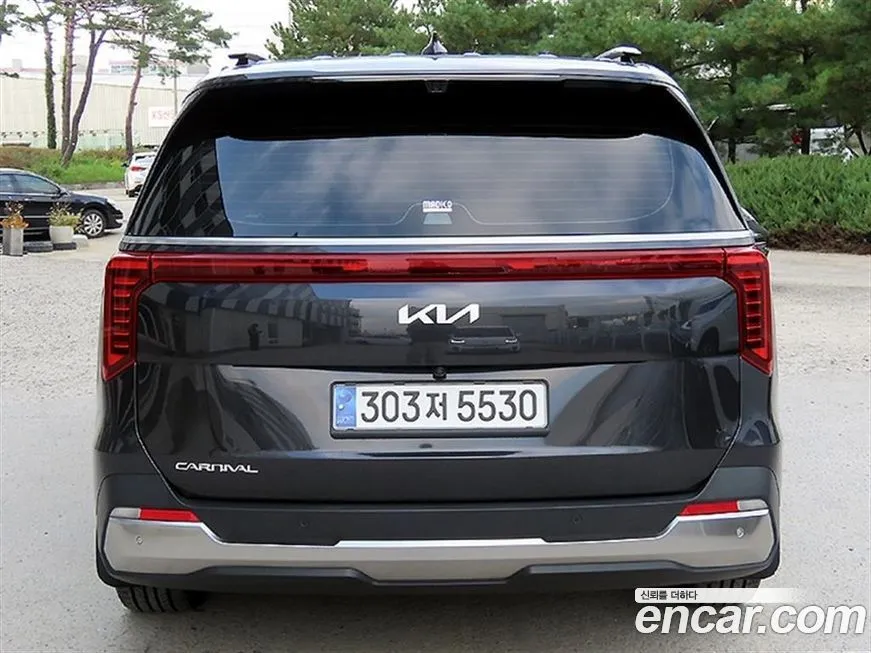 Kia Carnival — фото 9