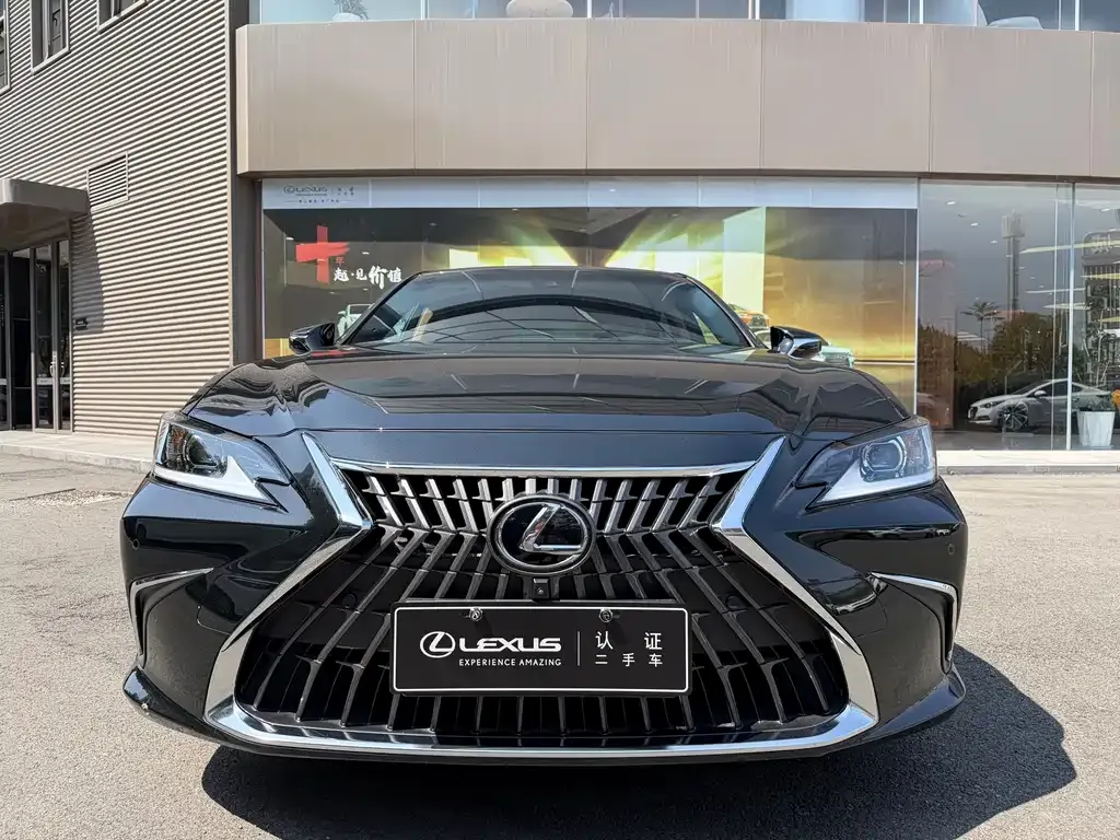 Lexus ES — фото 10