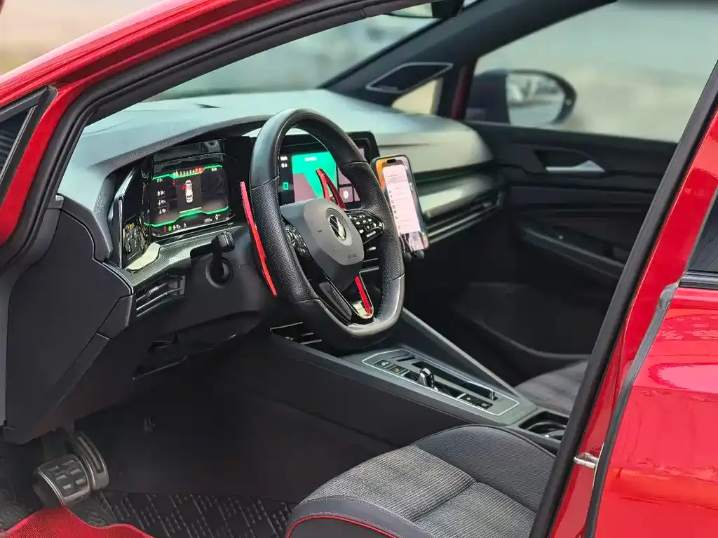 Volkswagen Golf GTI — фото 6