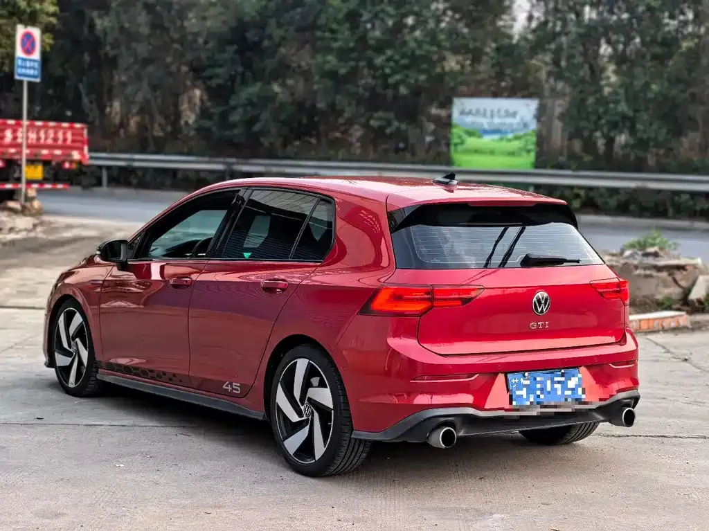 Volkswagen Golf GTI — фото 3