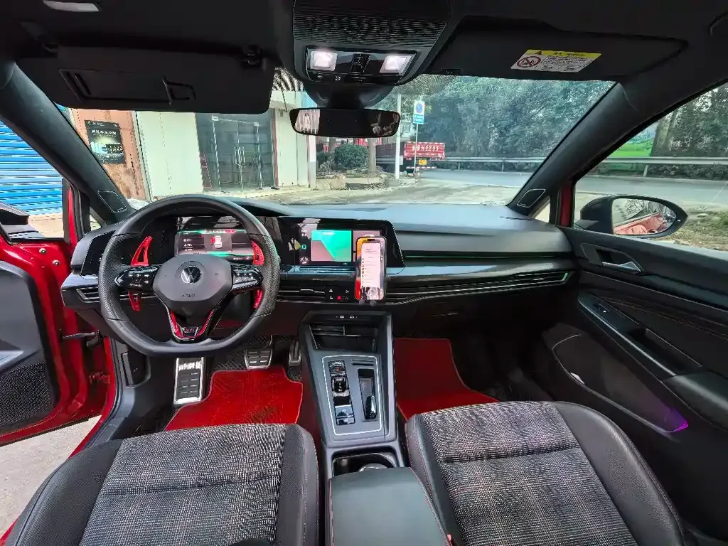 Volkswagen Golf GTI — фото 10