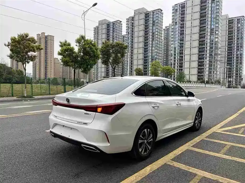 Changan Eado — фото 8