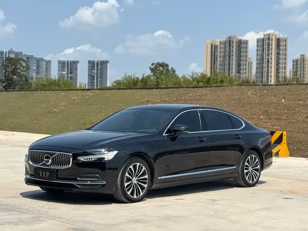 Volvo S90 — фото 1