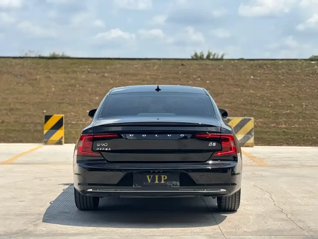 Volvo S90 — фото 2