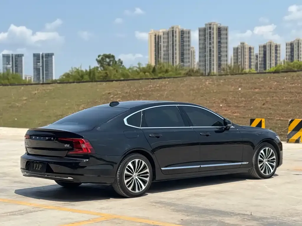 Volvo S90 — фото 7