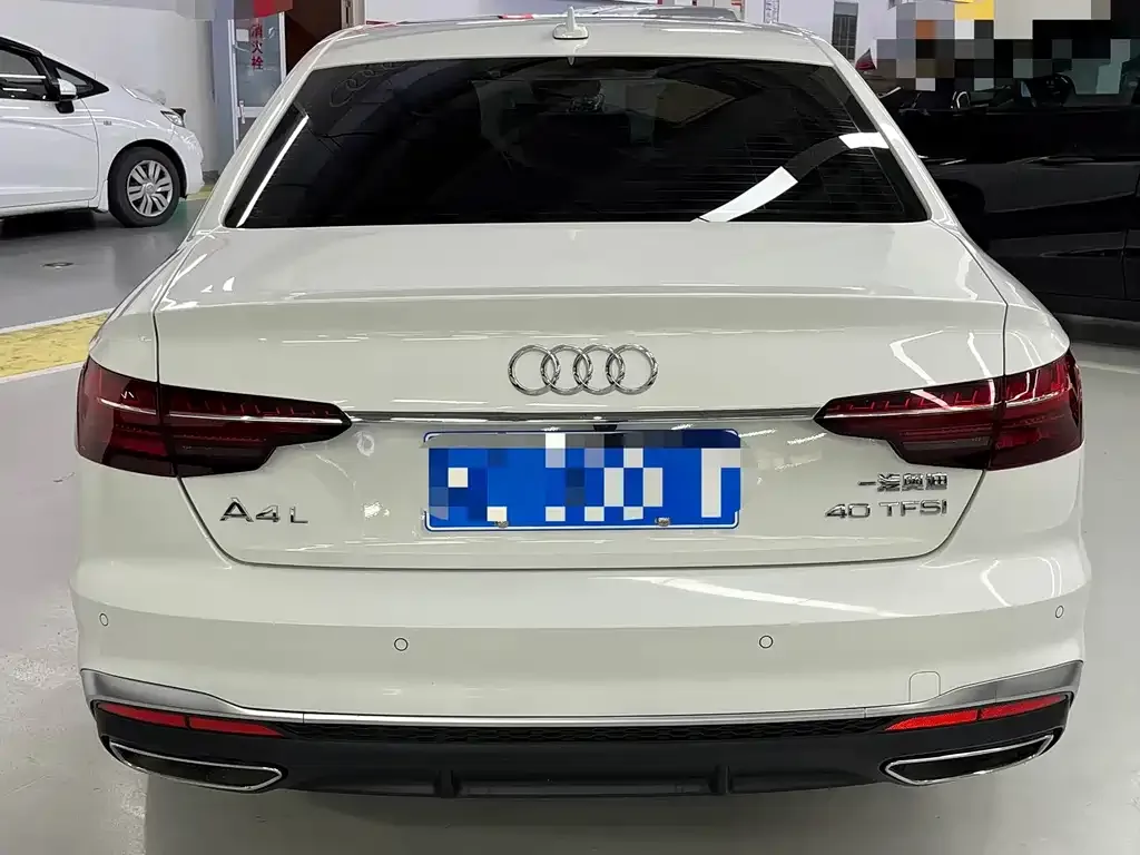Audi A4L — фото 5