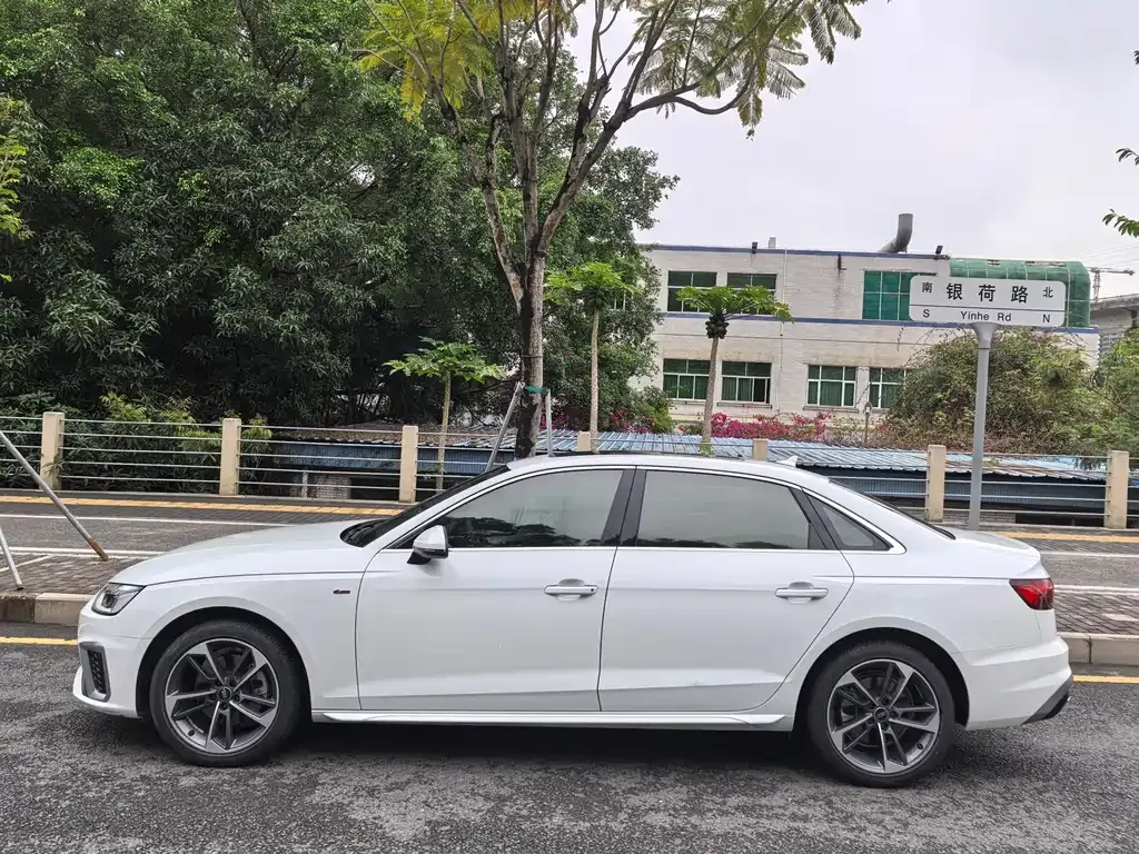 Audi A4L 2024 из CN, фото 3