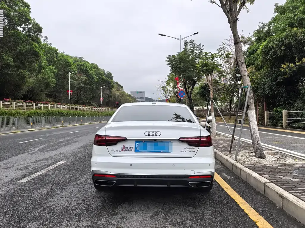 Audi A4L 2024 из CN, фото 9