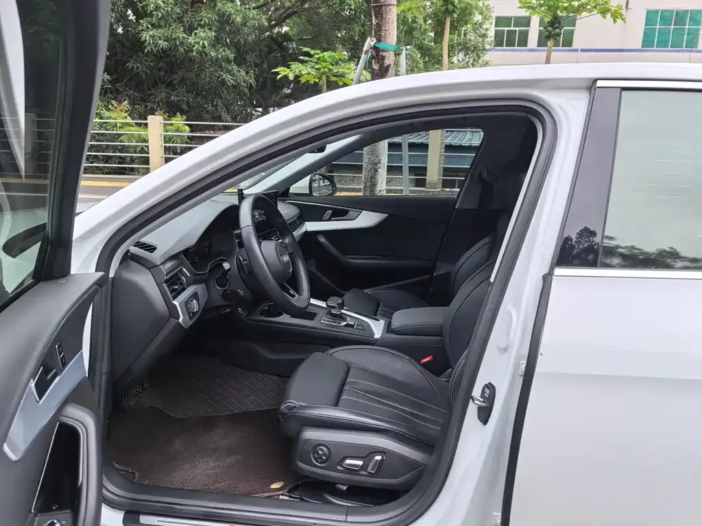 Audi A4L 2024 из CN, фото 6