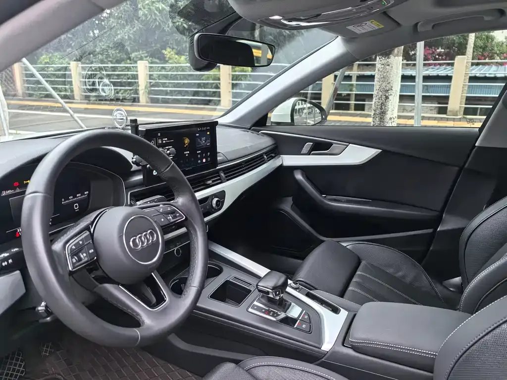 Audi A4L 2024 из CN, фото 2