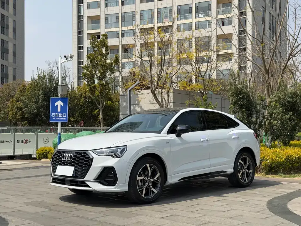 Audi Q3 Sportback — фото 1