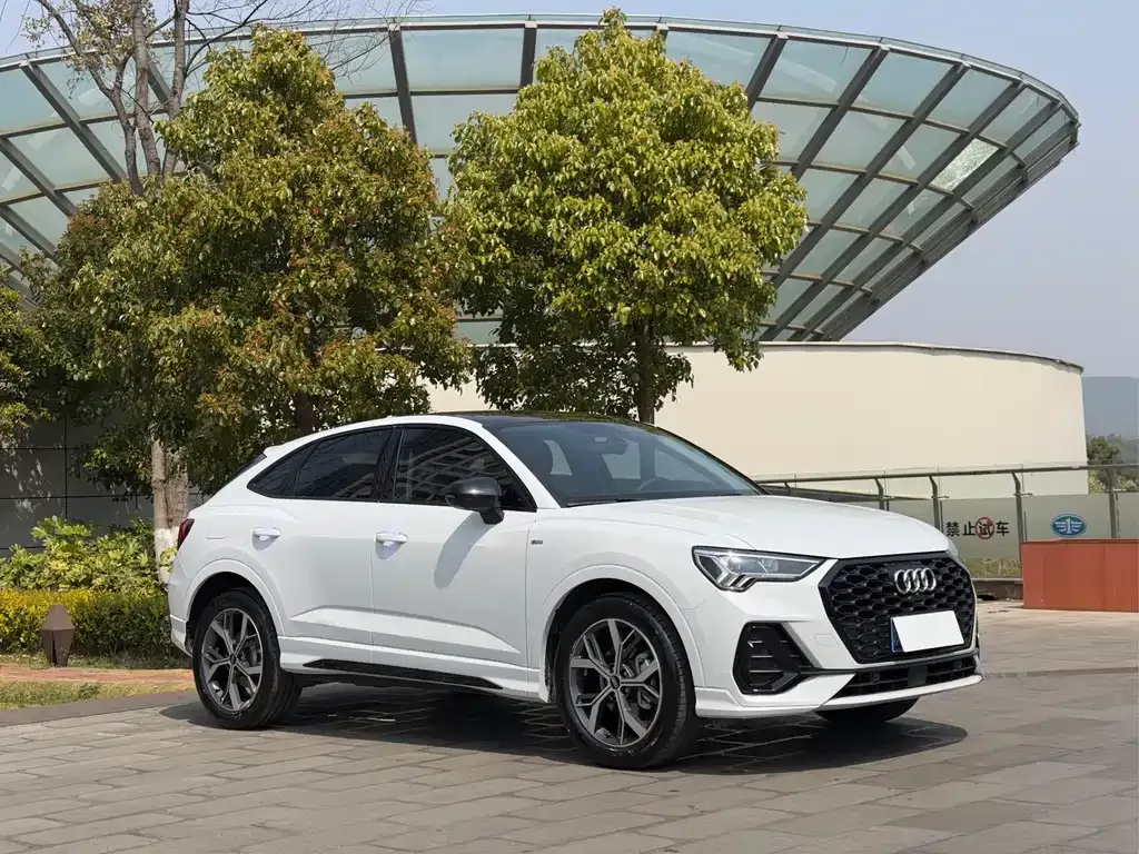 Audi Q3 Sportback — фото 10
