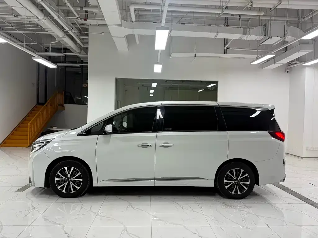 GAC Motor Trumpchi M8 — фото 10
