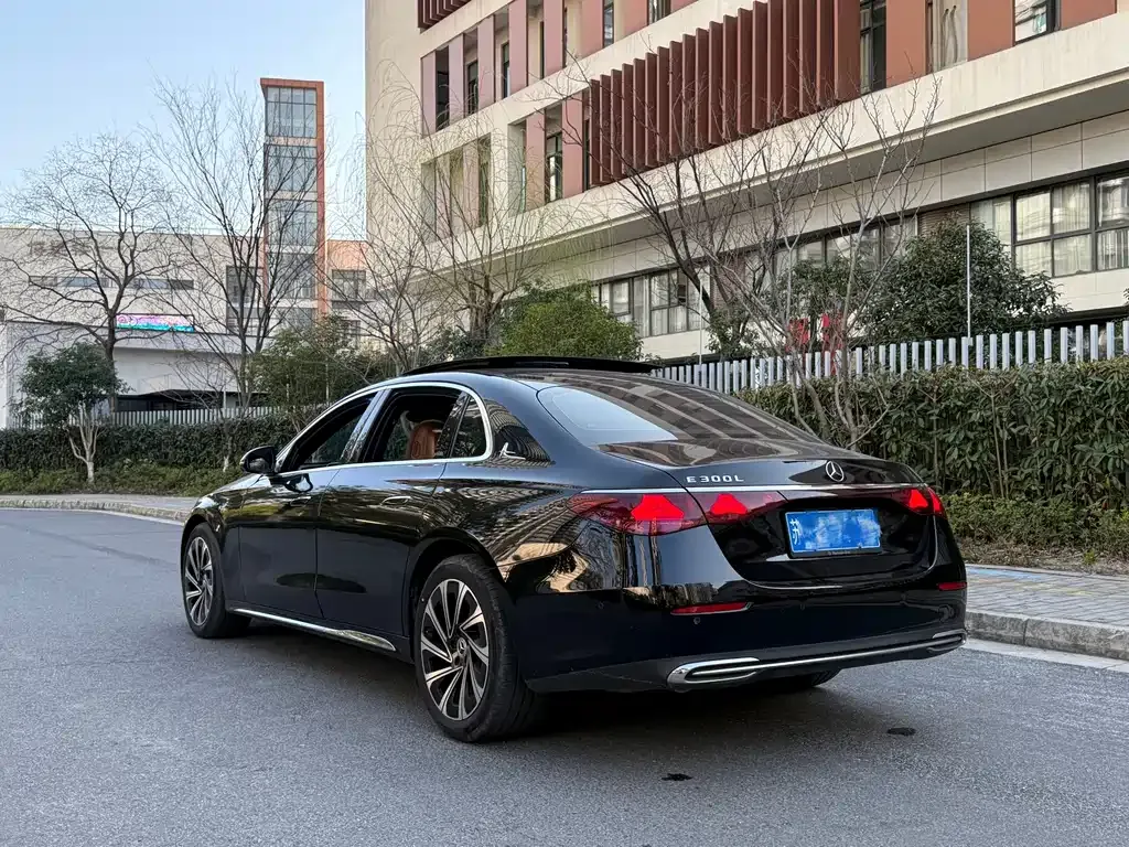 Mercedes-Benz E-Class 2024 из CN, фото 9