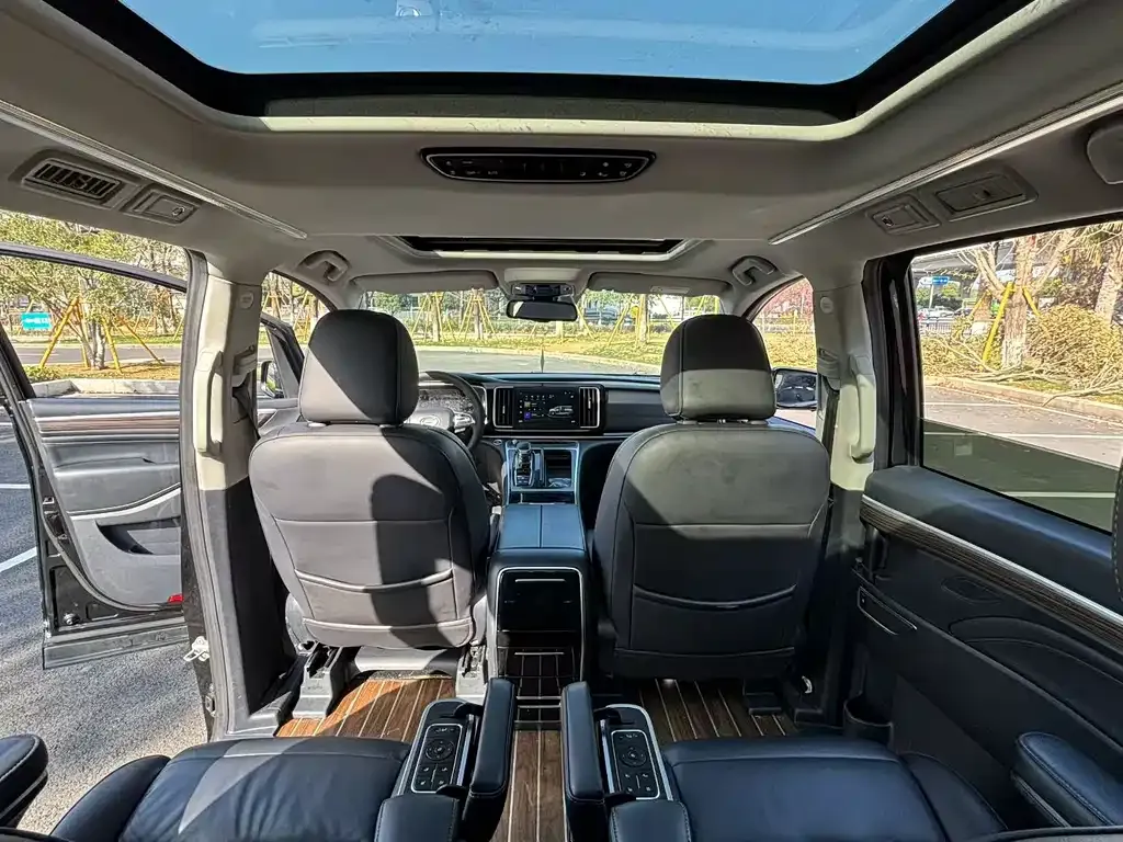 GAC Motor Trumpchi M8 — фото 3
